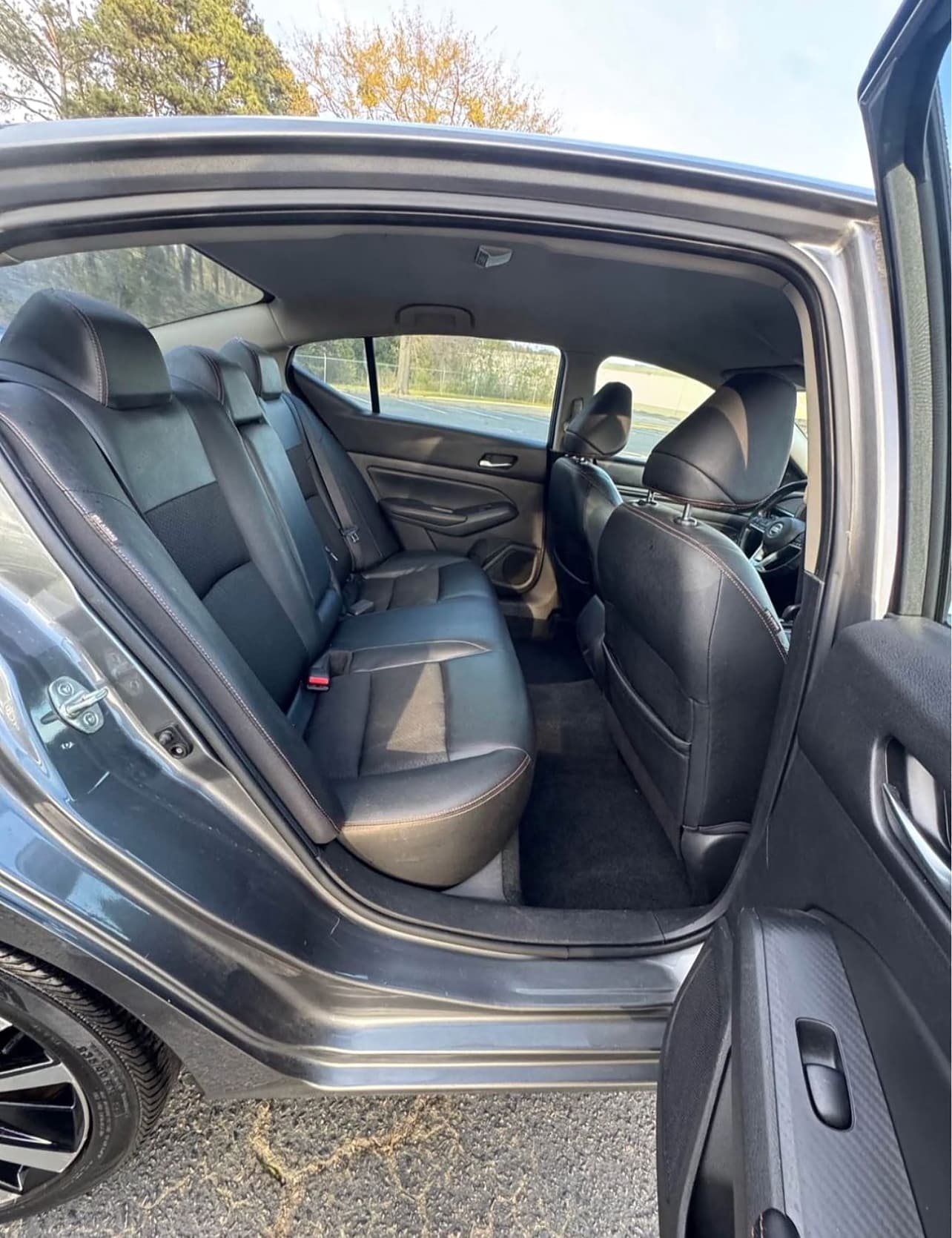 2019 Nissan Altima SR - Photo 9