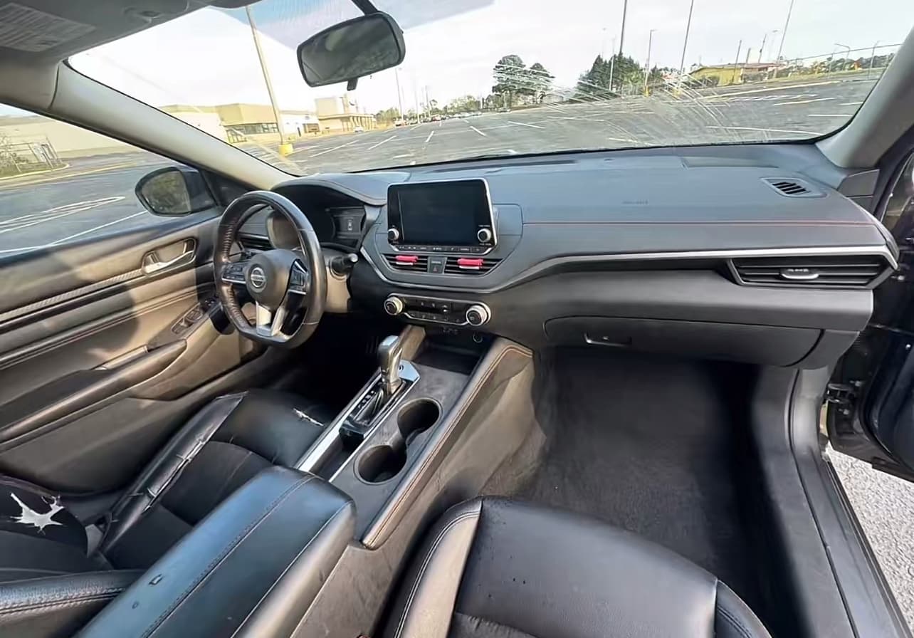2019 Nissan Altima SR - Photo 12