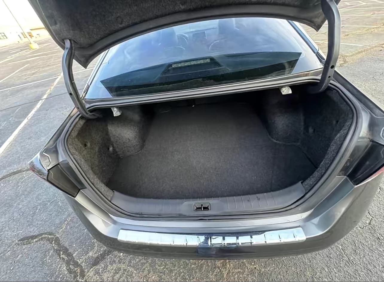 2019 Nissan Altima SR - Photo 13