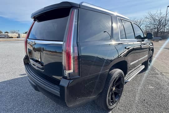 2020 Cadillac Escalade Luxury - Photo 2