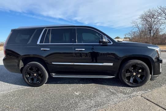 2020 Cadillac Escalade Luxury - Photo 3